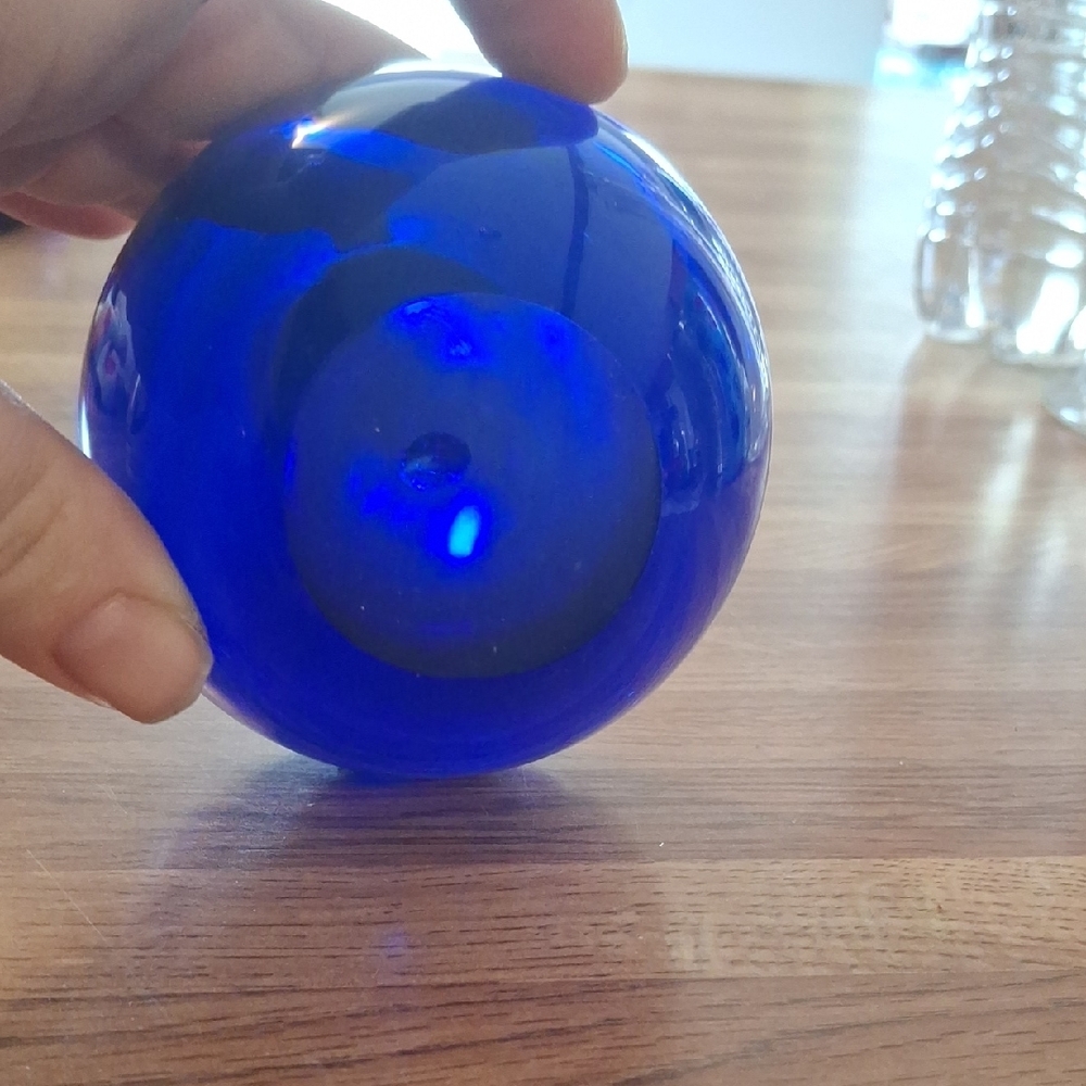Glass Apple - Picture 3 of 6